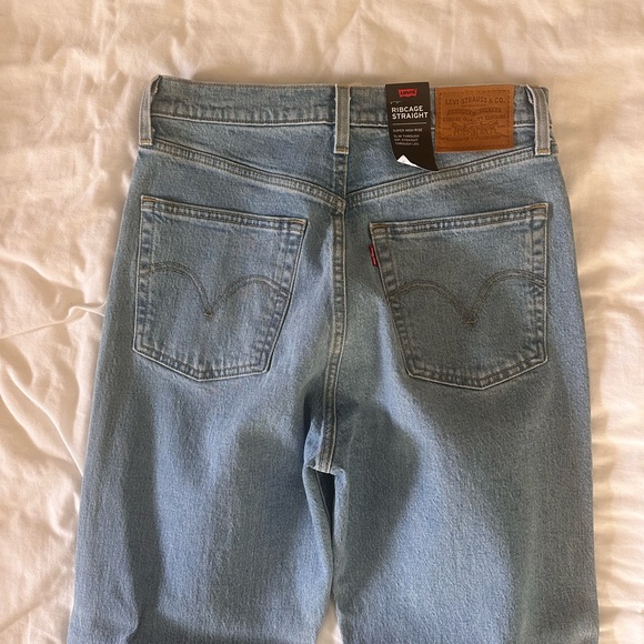 Levi’s Ribcage Straight - Picture 1 of 5